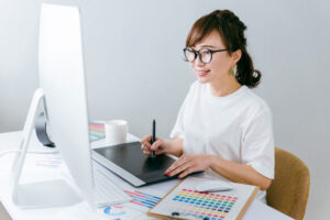 フリーランスのWEBデザイナーとして活躍する方法と夜間のWEBデザイン教室・WEBデザインスクールの勧め!